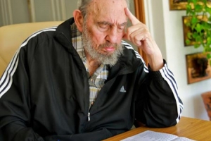 Fidel Castro renuncia oficialmente a la dirección del Partido Comunista Cubano